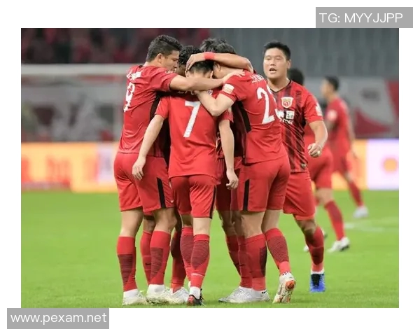 恒大与上港激战正酣精彩瞬间回顾及比赛照片分享